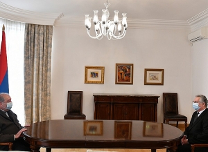 Посол Кипра в Армении Андреас Зинос вручил Армену Саркисяну верительные грамоты