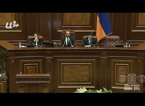 «Министр МО, слава Богу, есть, просто он не в зале: в конце концов кто-то должен заниматься обороной страны»