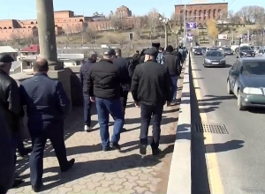 Հադրութցիները Մինսկի խմբի համանախագահող երկրների դեսպանատների մոտ ակցիա իրականացրին