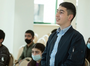 Կաթողիկոսն ընդունել է «Հայոց Եկեղեցու պատմություն» առարկայի հանրապետական օլիմպիադայի հաղթողներին  