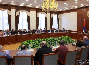 Արայիկ Հարությունյանը հանդիպել է ԱՀ կադաստրի և պետական գույքի կառավարման կոմիտեի պատասխանատուների հետ