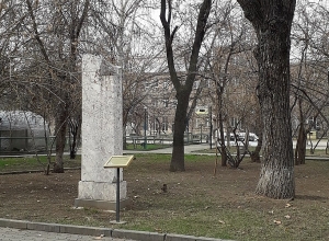 «Հայ բարերարների ճեմուղի» հուշահամալիրից գողացվել են բոլոր հուշարձանների մետաղյա պատկերները