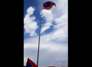 Շուռնուխում բարձրանում է Հայաստանի Հանրապետության ամենամեծ եռագույնը