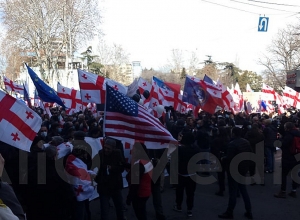 Բողոքի երթ` դեպի Իվանիշվիլիի առանձնատուն. ընդդիմությունը պահանջում է վարչապետի հրաժարականը․ Alig.ge