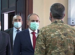 Пашинян встретился с командным составом ВС