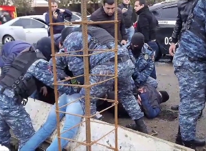 Տարադրամի փոխանակման կետում սպառնացել էր նռնակով և գումար հափշտակել․ բերման են ենթարկվել ոստիկանություն