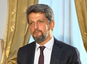 Կարո Փայլան. «Ինչու՞ եք բետոն թափում հայերի ոսկորների ու մշակութային արժեքների վրա»