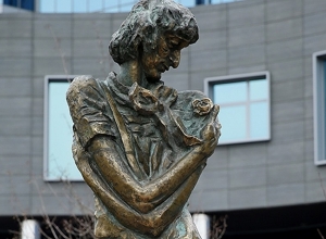 Բացվել է Լեոնիդ Ենգիբարյանի անվան պուրակը