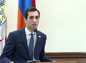 «Լույս» խմբակցությունը նախագիծ ներկայացրեց՝ կառավարության հրաժարական ներկայացնելու պահանջով