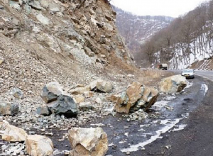 Բագրատաշեն-Ալավերդի ավտոճանապարհին տեղի է ունեցել քարաթափում․ լրացված