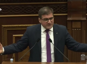 Дезодорантом пытаются решить вызывающие запах проблемы: Арман Бабаджанян