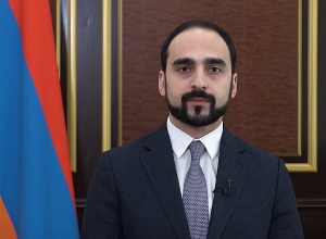 Неотложной задачей является немедленное возвращение армянских пленных, в том числе женщин, взятых в плен Азербайджаном: Тигран Авинян