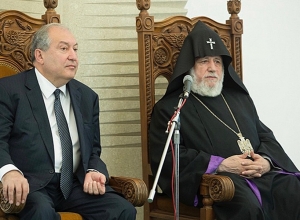 Արմեն Սարգսյանն ու Կաթողիկոսը հանդիպել են․ անդրադարձել են երկրում ստեղծված իրավիճակին