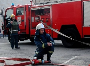 Երևանի Րաֆֆու փողոցում հրուշակեղենի պահեստ է այրվում