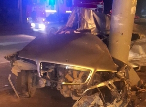 Մեքենան բախվել է գովազդային վահանակի սյանը․ կա երկու զոհ