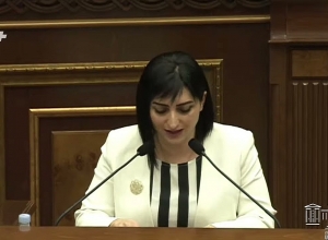 «По-вашему, мы очень скоро вернём Карвачар, и нет необходимости решать социальные проблемы людей?»