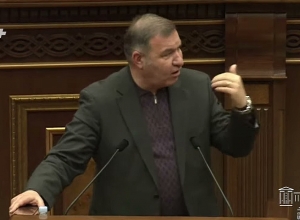 Գալիք իշխանությունը պետք է մարդկանց ազատագրի վարկային բեռից. Միքայել Մելքումյան