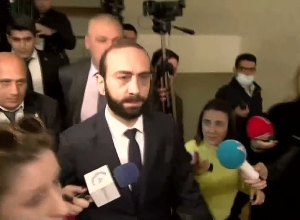 Արարատ Միրզոյանը չպատասխանեց լրագրողներին