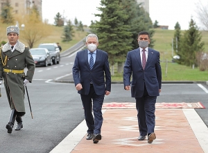 Պաշտոնական այցով Հայաստանում է Իրաքի պաշտպանության նախարարի գլխավորած պատվիրակությունը