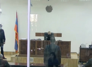 Սեդրակ Քոչարյանի փաստաբանին Դանիբեկյանը հեռացրեց Մարտի 1-ի գործով դատական նիստից