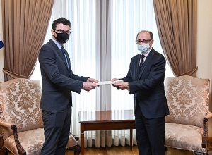Посол Соединённого Королевства Великобритании и Северной Ирландии вручил копии верительных грамот главе МИД РА