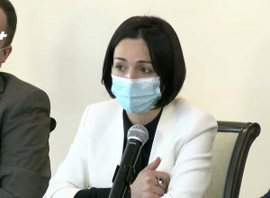 Учителя, которые при тестировании продемонстрируют 90 и более процентов, получат надбавку 50%: Андреасян