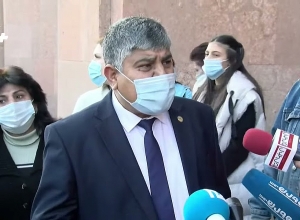 Я сказал директору, чтоб он не шёл в полицию: член совета старейшин от ППА побеседовал  с участниками акции