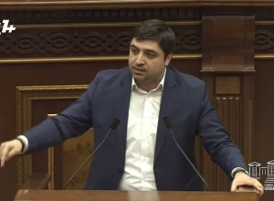 «Мне жаль, что в зале есть люди, которые против оздоровления политического поля»