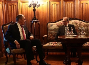 В Москве началась встреча Ара Айвазяна и Сергея Лаврова