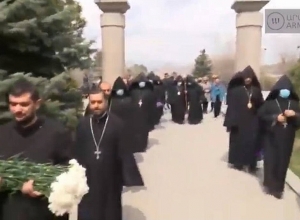 Գարեգին Բ կաթողիկոսն այցելել է Եռաբլուր. ՈՒՂԻՂ