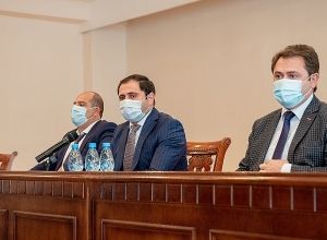 Սուրեն Պապիկյանը մարզպետարանի աշխատակազմին է ներկայացրել Տավուշի նորանշանակ մարզպետին