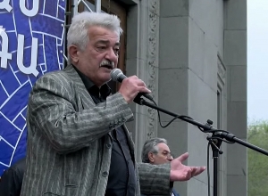 Как один, так и второй отправились в Москву с одной целью – выпрашивать помощь у Москвы