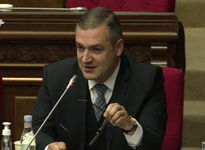 Պատրա՞ստ եք իմ հետ աշխատել․ Տիգրան Ուրիխանյանը՝ ՀԾԿՀ անդամի թեկնածուին