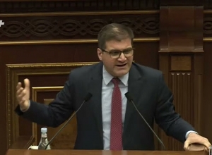 «Երկրի գլխավոր բաջանաղին ձեր թեթև ձեռքով ընտրել եք և հերթական պատուհասն եք բերել երկրի գլխին»