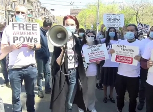 Քանի դեռ մեր հայրենակիցները չեն վերադարձել, մենք բոլորս բանտարկված ենք․ ակցիա ՄԱԿ-ի և ՌԴ դեսպանատան դիմաց