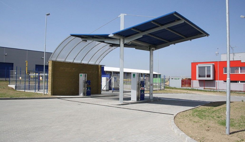 1200px_Compressed_natural_gas_station_in_T__eb______Czech_Republic_284283899