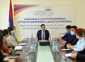 Ռուստամ Բադասյանն ընդունել է Արցախի Հանրապետության պետական մարմինների երկու տասնյակ աշխատակիցների