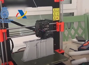 Իսպանիայում բացահայտել են արհեստանոց, որտեղ 3D տպիչի միջոցով զենք են «տպել»