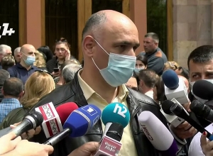 У нас нет ни одного положительного ответа: родители военнослужащих вышли от Пашиняна