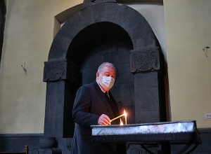 Արմեն Սարգսյանն այցելել է Սյունյաց թեմի առաջնորդանիստ Սբ Գրիգոր Լուսավորիչ եկեղեցի