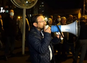 Акция у правительственной дачи: прямой эфир