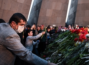 Արայիկ Հարությունյանը Ծիծեռնակաբերդում հարգանքի տուրք է մատուցել Հայոց ցեղասպանության զոհերի հիշատակին