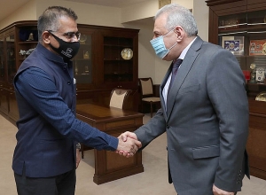 Вагаршак Арутюнян принял Чрезвычайного и Полномочного посла Индии в РА Кишана Дан Девала