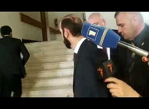 Нет: Мирзоян о поиске замены Николу Пашиняну