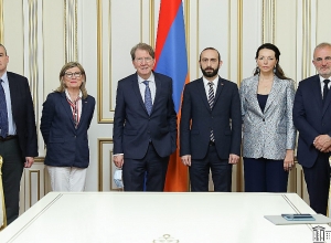 Արարատ Միրզոյանն ընդունեց Ֆրանսիայի խորհրդարանական պատվիրակությանը