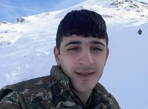 Ռազմական բժիշկը վիրավորներին օգնություն ցույց տալու համար ամենաթեժ կետերում լինելն իր պարտքն է համարել