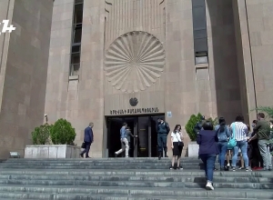 Թիվ 22 մանկապարտեզի սաների ծնողների ակցիան քաղաքապետարանի մոտ․ ՈՒՂԻՂ