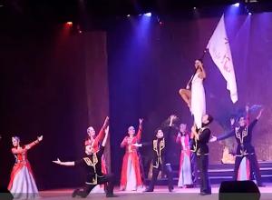 ԱՄՆ-ում գործող «Շուշի» պարախումբը բեմադրում է ազգային պարեր