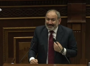 «Նույն խրամաբջիջում կողք-կողքի՝ որդուս հետ կամավոր տղան զոհվել է. ո՞վ է որոշել դա»