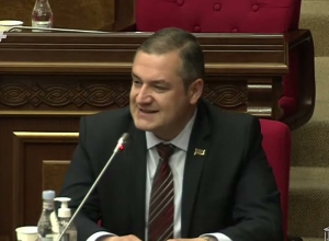 Госпожа Тигранян, будьте честны: такого предложения со стороны комиссии не было: Уриханян